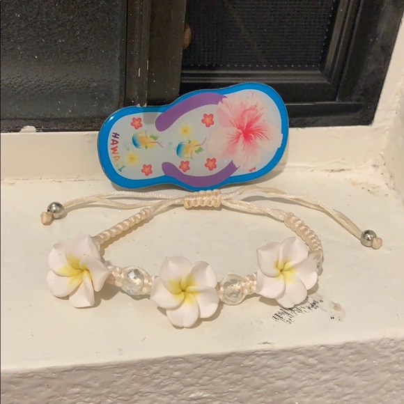 Vintage Jewelry - Plumeria flower 🌸 bracelet